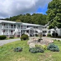 Mountain Quest Inn，位于Marlinton的酒店