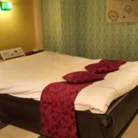 ホテル ココアミルク，位于Nishi-hōjubana的酒店