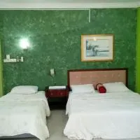 D' Bunga Hotel Bukit Bunga Bilik Family Deluxe，位于Batu Karang的酒店