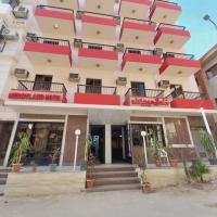 Merry Land Hotel & Roof Top Nile Restaurant Luxor，位于卢克索东岸的酒店