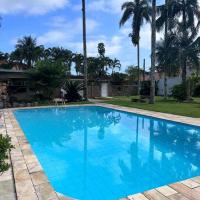 Villa Tavares - casa com piscina na praia da Lagoinha，位于乌巴图巴Praia da Lagoinha的酒店