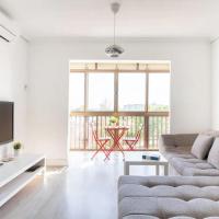 Apartamento amplio con 4 habitaciones y 2 baños - Great apartment with 4 rooms - 2 baths，位于塞维利亚塞罗-阿玛特的酒店