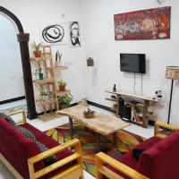 2 Bedroom spacious Cozy Home in Kigamboni,10 min Walk to Beach，位于达累斯萨拉姆的酒店