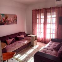 Joli studio, 17 Avenue Hedi Nouira Ennasr 2, Ariana, Tunis，位于艾尔亚奈的酒店