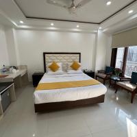 Lemon Green Residency - Hotel and Serviced Apartments，位于新德里Chattarpur的酒店