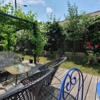 Appartement dans un jardin，位于日内瓦Saint-Jean and Charmilles的酒店