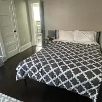 HomeStay B&B in Boston - 3 locations in Dorchester，位于波士顿多切斯特的酒店