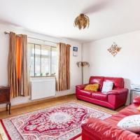 Inviting 2-Bed Apartment in Hounslow，位于豪士罗克兰弗德的酒店