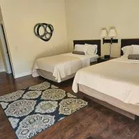 Sunset Cottage Motel Rooms，位于Ligonier的酒店