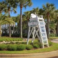 Anna's Beach House Walk-Out To 30A in Seacrest- Pet-Friendly，位于罗斯玛丽海滩的酒店