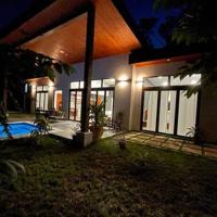 Cheerful 2 bedroom Villa with Pool，位于Benque Viejo del CarmenSan Ignacio Town Airstrip - CYD附近的酒店