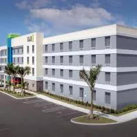 Home2 Suites by Hilton Fort Myers Airport，位于迈尔斯堡西南佛罗里达国际机场 - RSW附近的酒店