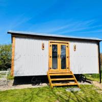 The Hut@Trefechan Wen - Coastal Coziness!