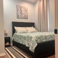 Private Apartment/Suite，位于惠特比奥沙瓦机场 - YOO附近的酒店
