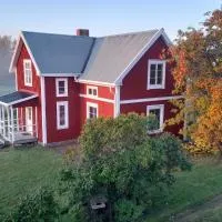 Authentic Scandinavian Log House，位于卡利克斯的酒店