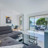 90m on the Croisette with Terrace & Sea View，位于戛纳的酒店