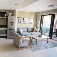 Stylish Apartment with Large, Covered Balcony in De Waterkant，位于开普敦De Waterkant的酒店