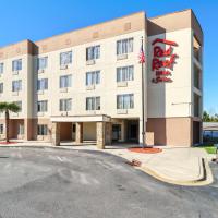 Red Roof Inn & Suites Fayetteville-Fort Bragg，位于费耶特维尔费耶特维尔区域（格兰尼斯场）机场 - FAY附近的酒店