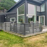 Beautiful Home In Lindesnes With Wi-fi，位于Svinøy的酒店