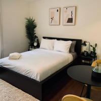 Pet-Friendly Lovely Studio #2 at Doggy Digs, Balcony，位于哈利法克斯North End的酒店