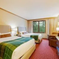 4006 Suncadia Lodge Pool and Hot-Tub Access with Hotel Amenities，位于克利埃勒姆的酒店