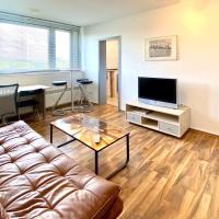 DOMspitzen-BLICK, cooles 2 Zimmer Apt mit Küche und Smart-TV，位于科隆Neuehrenfeld的酒店