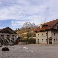 ALLE ANTICHE MINIERE - CASA VACANZE，位于Zenich的酒店