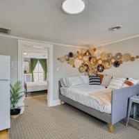 1 Bedroom Treetop Apartment on Capitol Hill!，位于华盛顿Southeast的酒店