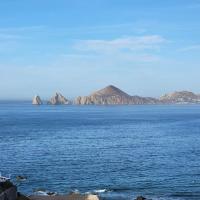 Oceanfront Penthouse, 2 Masters, 2 Baths, kitchen!，位于卡波圣卢卡斯的酒店