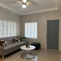 Japandi Home B - Fully Aircon, WIFI, Hot shower, 24hGuard, Center, near Malls,位于桑托斯将军城的酒店