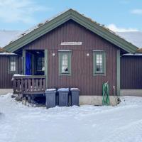 Cozy Home In Rrvik With Wi-fi，位于RørvikRørvik Airport - RVK附近的酒店