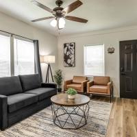 Stylish & Serene Modern Retreat，位于巴特尔斯维尔巴特尔斯维尔市机场 - BVO附近的酒店