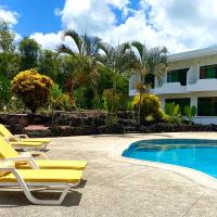 Hotel Galapagos Tortuga Bay，位于阿约拉港西摩机场 - GPS附近的酒店