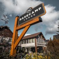 Basecamp Lodge Canmore，位于坎莫尔的酒店