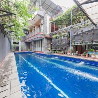 Urbanview Hotel Villa Surya Bandung，位于万隆Arcamanik的酒店