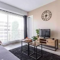 Appartement avec parking et terrasse Métro 7 et Paris，位于维勒瑞夫的酒店