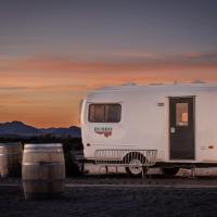 Tarantula Ranch Campground & Vineyard near Death Valley National Park，位于阿马戈萨山谷的酒店