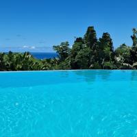 La Villa Ankarena Location de villa entière avec piscine privée à débordement sur parc aménagé Wifi TV Plage à 5 minutes à pied，位于圣玛丽Sainte Marie Airport - SMS附近的酒店