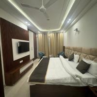 Hotel Royal Oakes - East of Kailash，位于新德里南德里的酒店