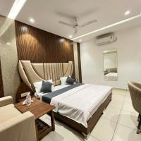 THE LUXURY PLATINUM INN --Luxury Deluxe Rooms -- Chandigarh Road，位于卢迪亚纳卢迪亚纳机场 - LUH附近的酒店