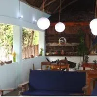 Mangrove Beach Bungalows，位于Utende的酒店