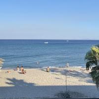 Beachfront Bliss，位于卡尔扎迈纳的酒店