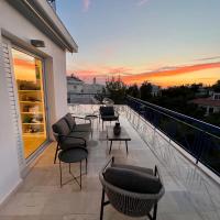 Panoramic Terrace with Sunset View - Greecing，位于雅典沃拉的酒店