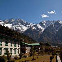 Mountain Lodges of Nepal - Lukla，位于LuklaLukla Airport - LUA附近的酒店