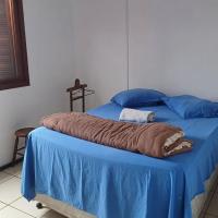 Quarto c/ Ar Split 01 cama casal , banheiro social compartilhado ( fora do quarto )，位于Panambi伊茹伊机场 - IJU附近的酒店