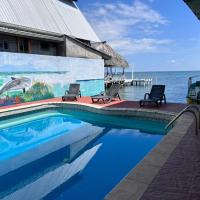 Hotel El Delfin，位于利文斯顿Punta Gorda Airport - PND附近的酒店
