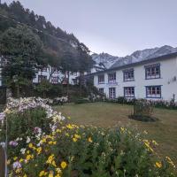 Lukla Himalaya Lodge，位于LuklaTumlingtar Airport - TMI附近的酒店