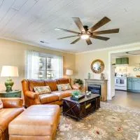 Killen Vacation Rental ~ 4 Mi to Wilson Lake!，位于Killen的酒店