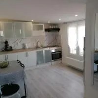 Appt moderne 50m2 avec terrasse，位于Rouvroy的酒店