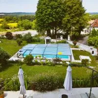 Domaine du Coq，位于Montignac-le-Coq的酒店